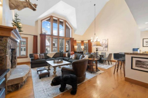 Villa Montane 215 by East West Hospitality